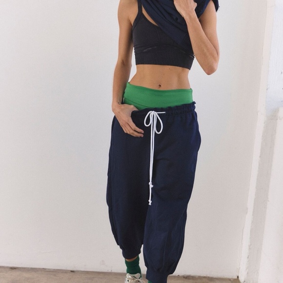 FLUTTER CROPPED JO IN MIDNIGHT NAVY - Picture 1 of 12